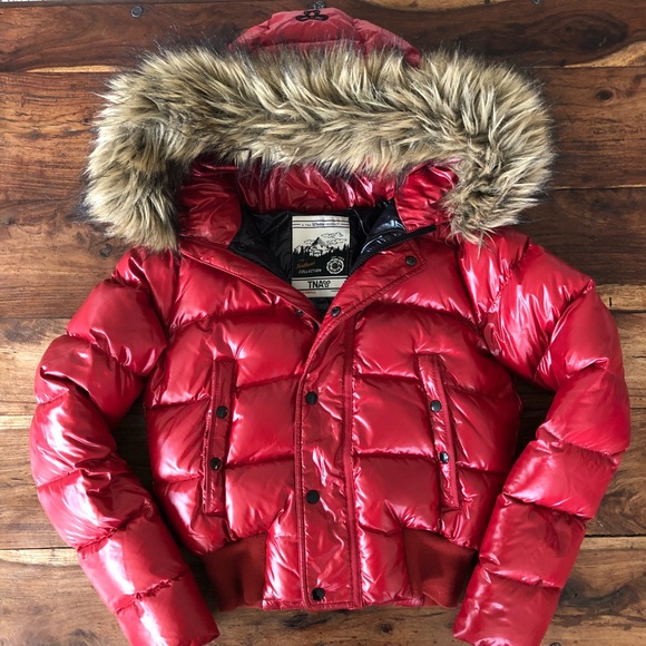 aritzia red puffer